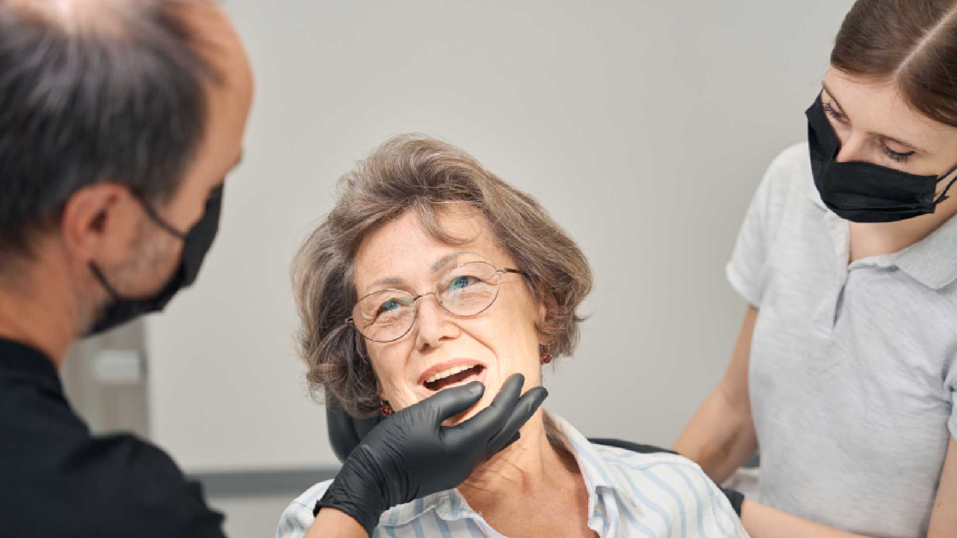 Common Issues with Dentures for Seniors and How to Fix Them