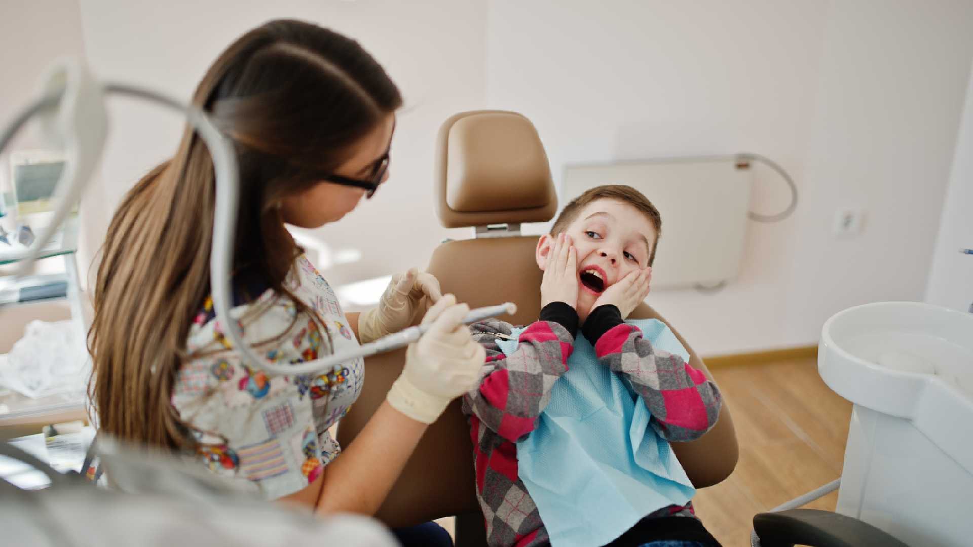 The Surprising Benefits of a Dentist for Kids First Visit